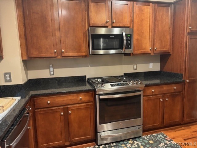 19 W Locke Ln Unit#1