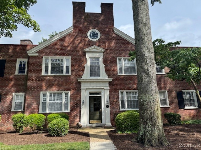 19 W Locke Ln Unit#1