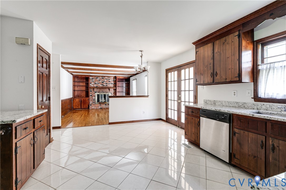 9621 Peppertree Dr