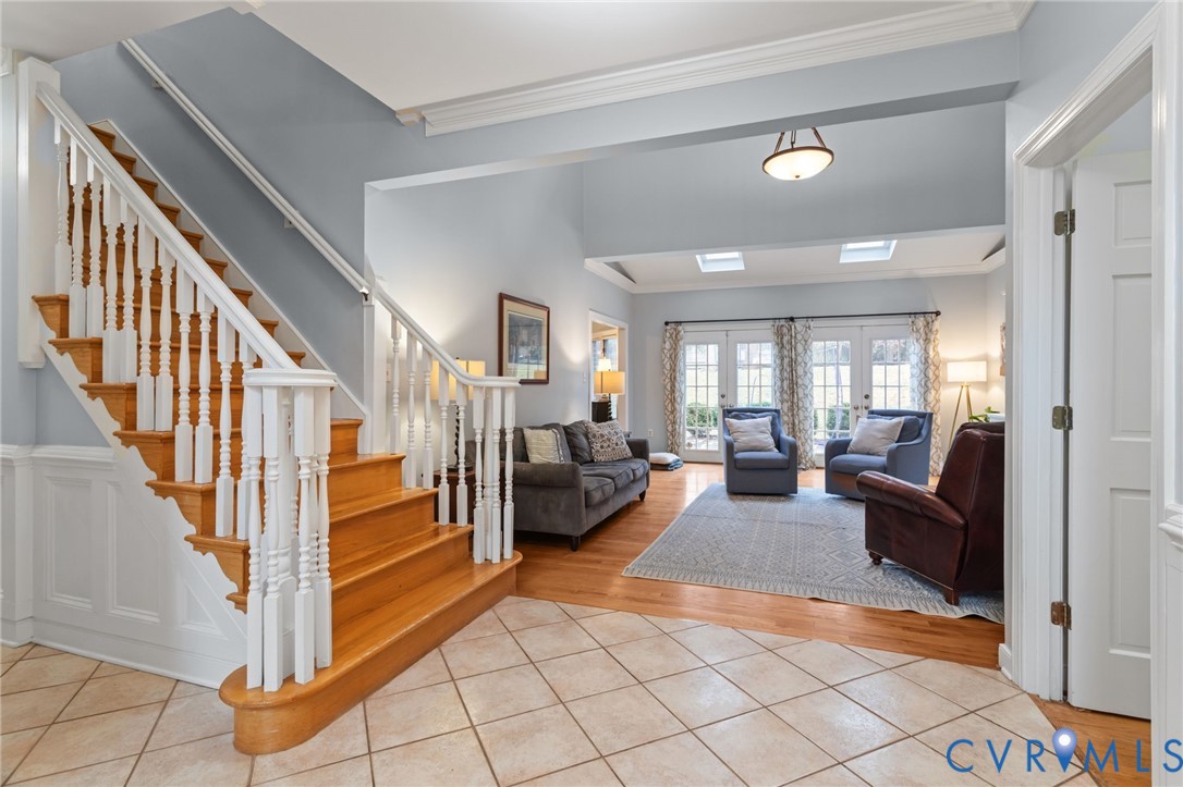 2121 Christendom Dr
