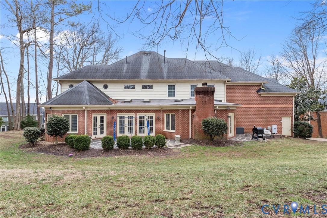 2121 Christendom Dr