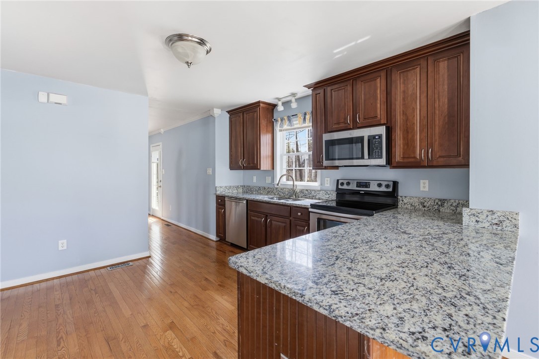 7830 Falling Hill Ter