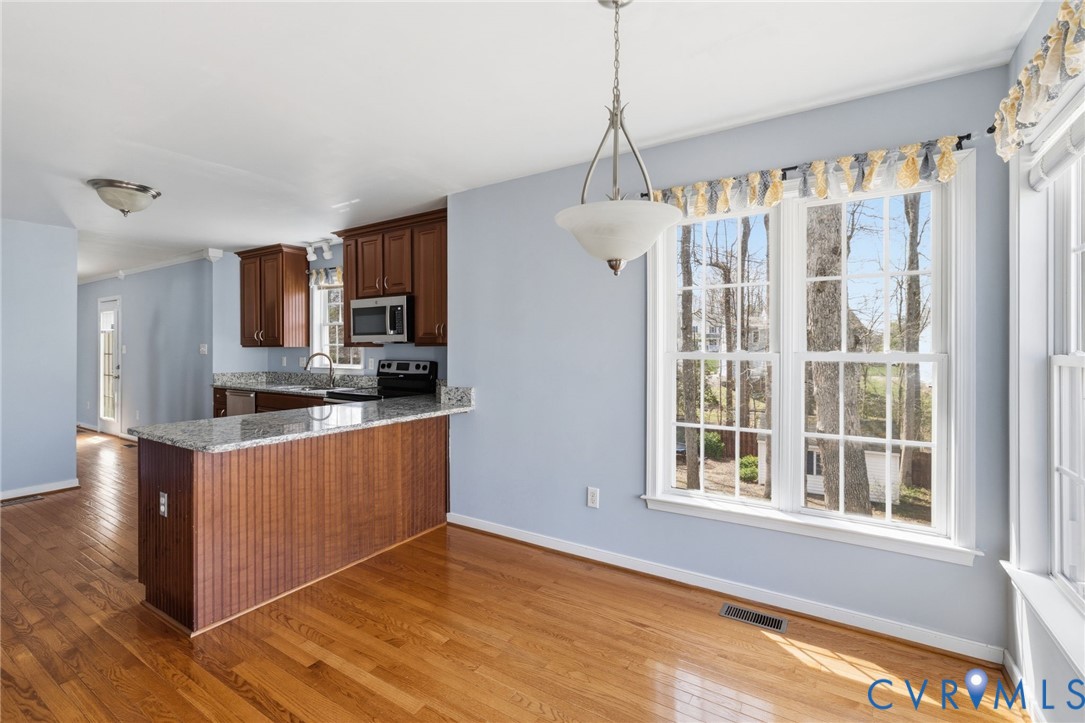 7830 Falling Hill Ter
