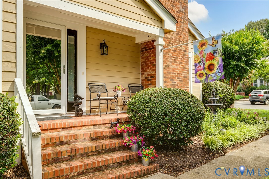 1800 Fairwind Cir