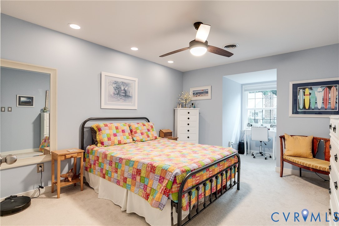1800 Fairwind Cir