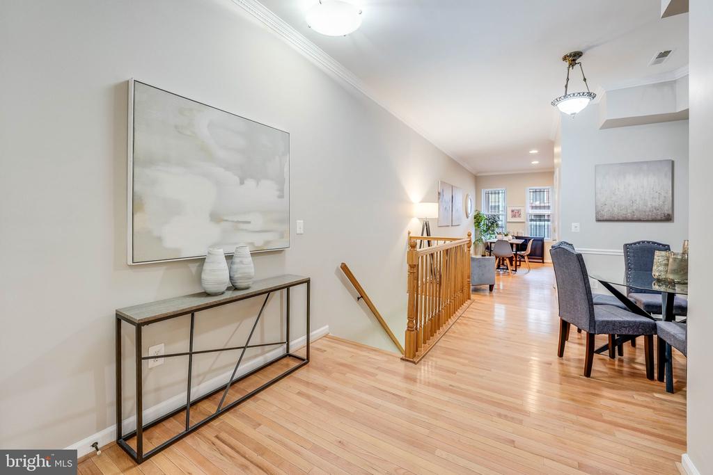 27 Todd Pl NE