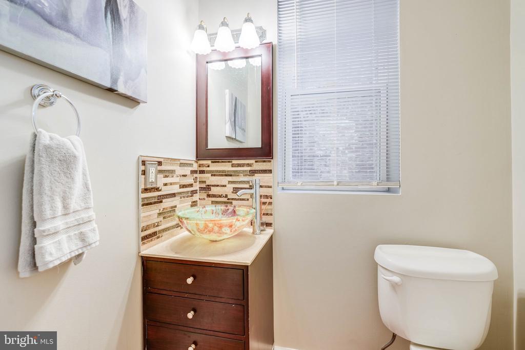 27 Todd Pl NE