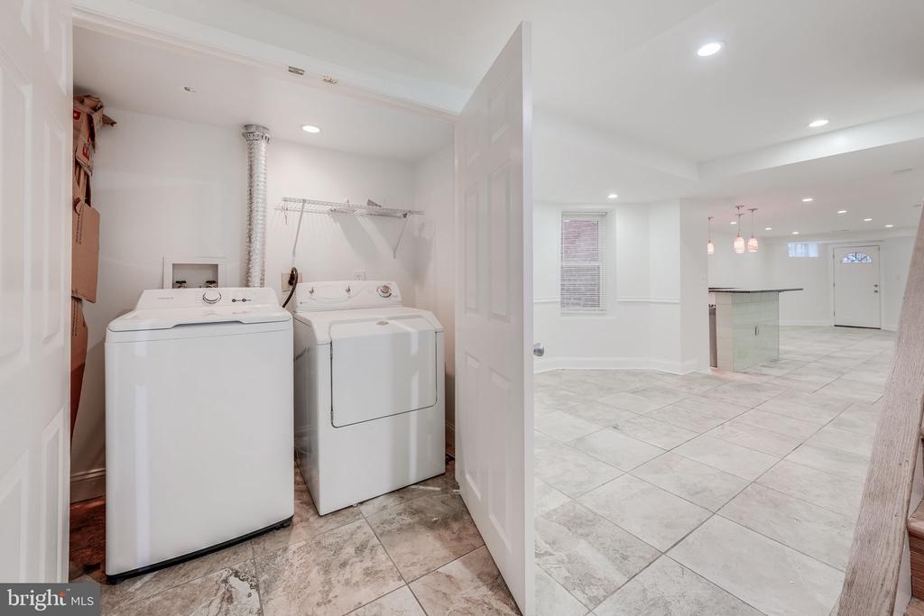 27 Todd Pl NE