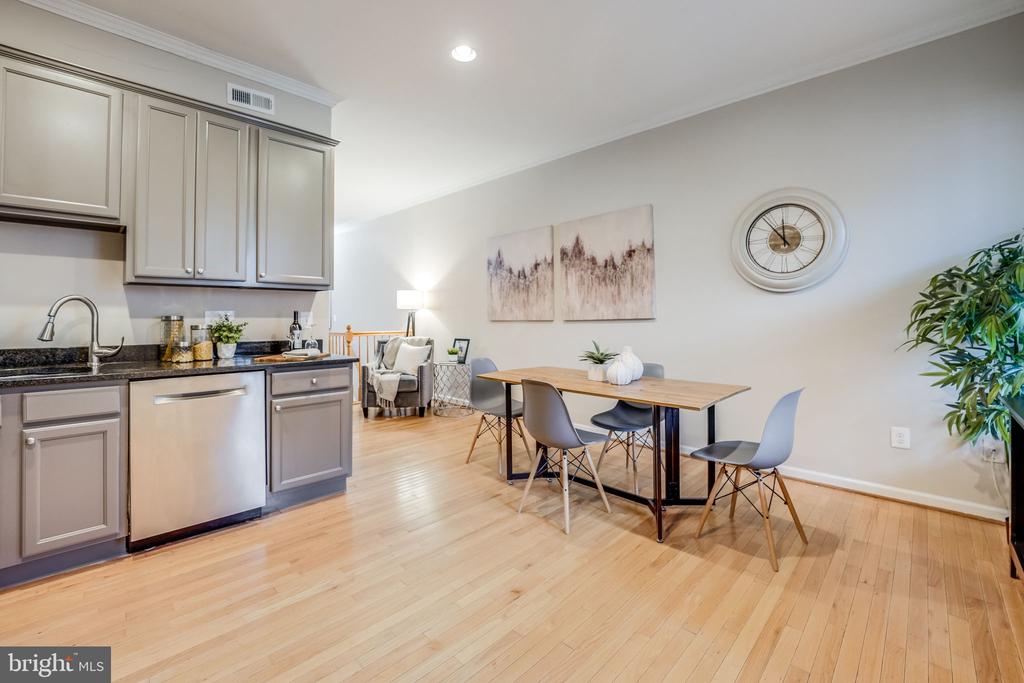 27 Todd Pl NE