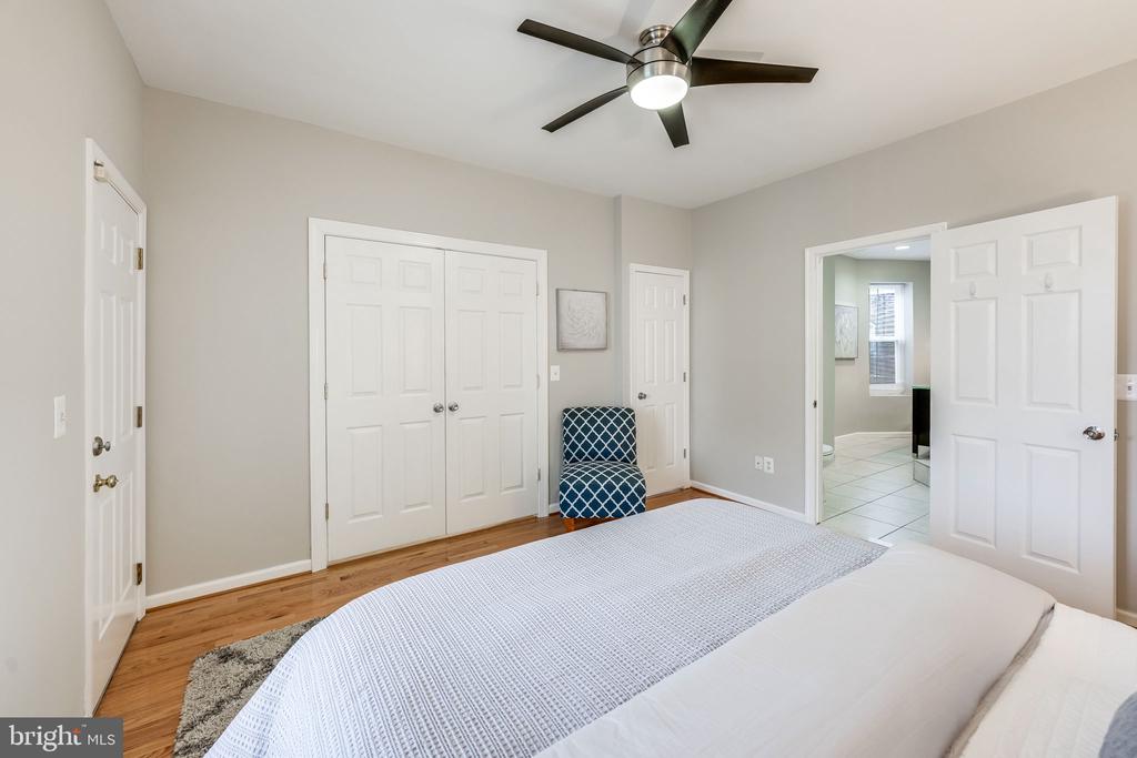 27 Todd Pl NE