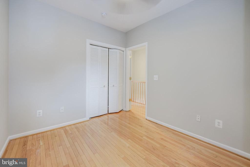 27 Todd Pl NE