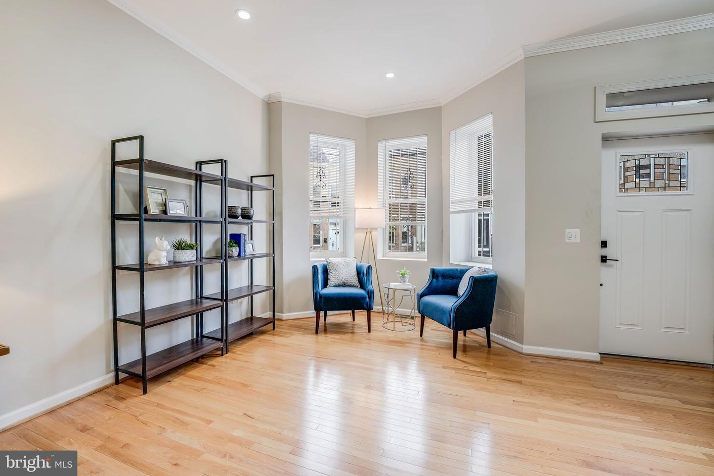 27 Todd Pl NE