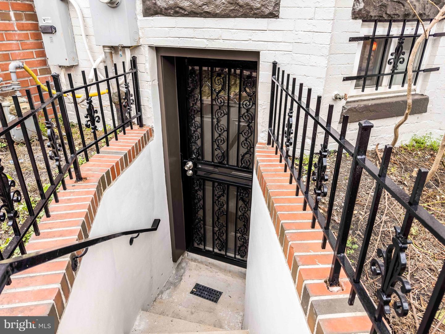 27 Todd Pl NE