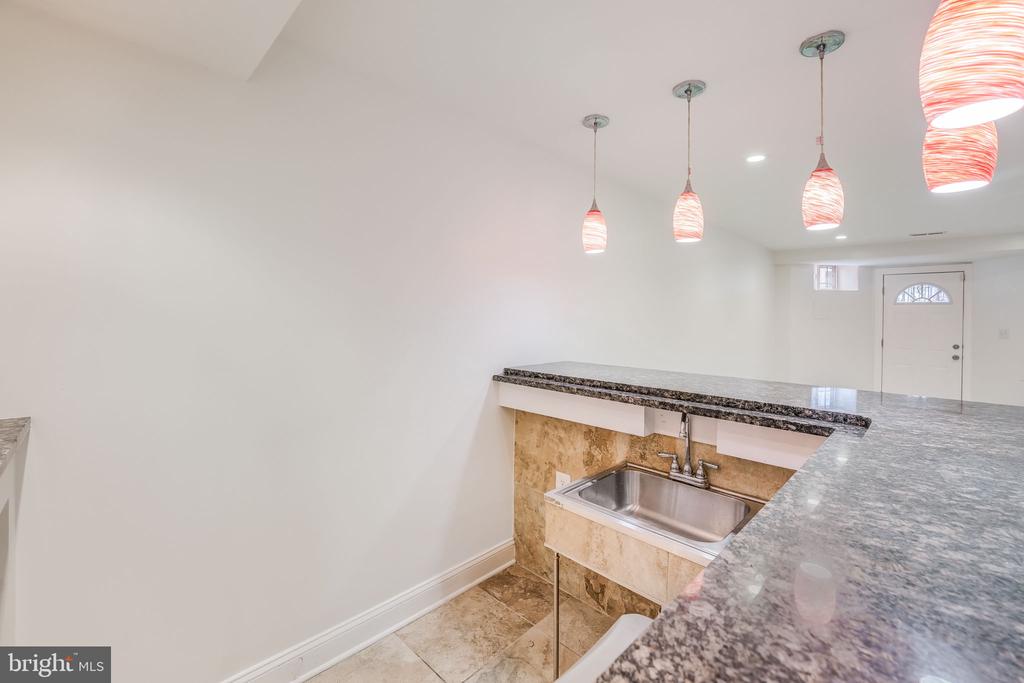 27 Todd Pl NE