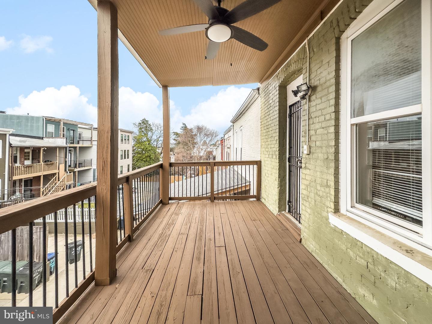 27 Todd Pl NE