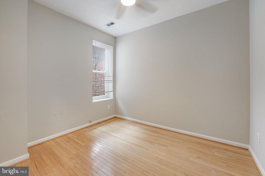 27 Todd Pl NE