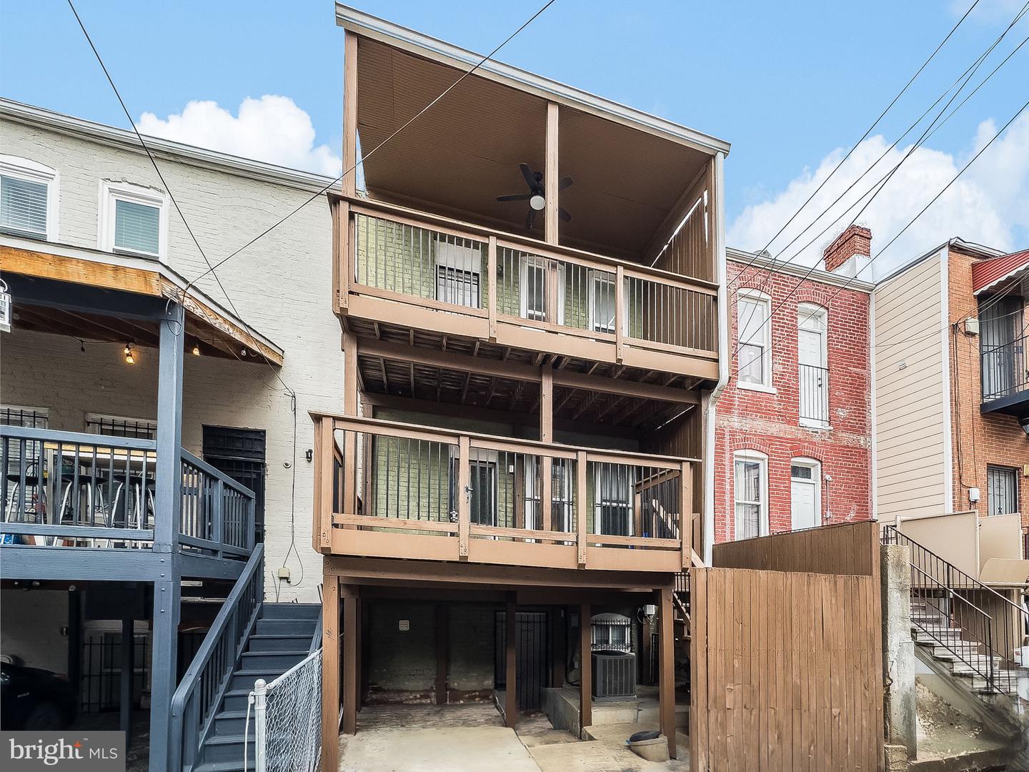 27 Todd Pl NE