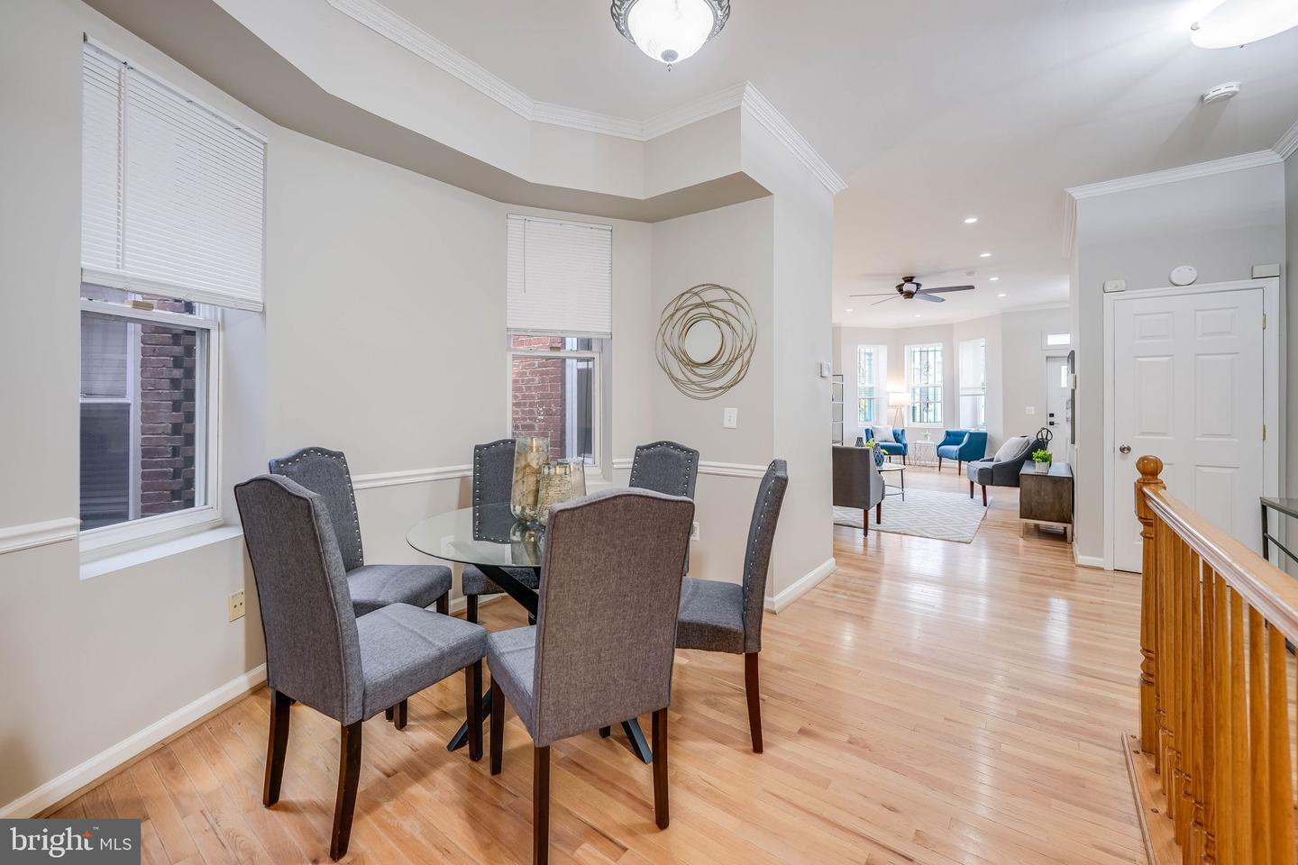 27 Todd Pl NE