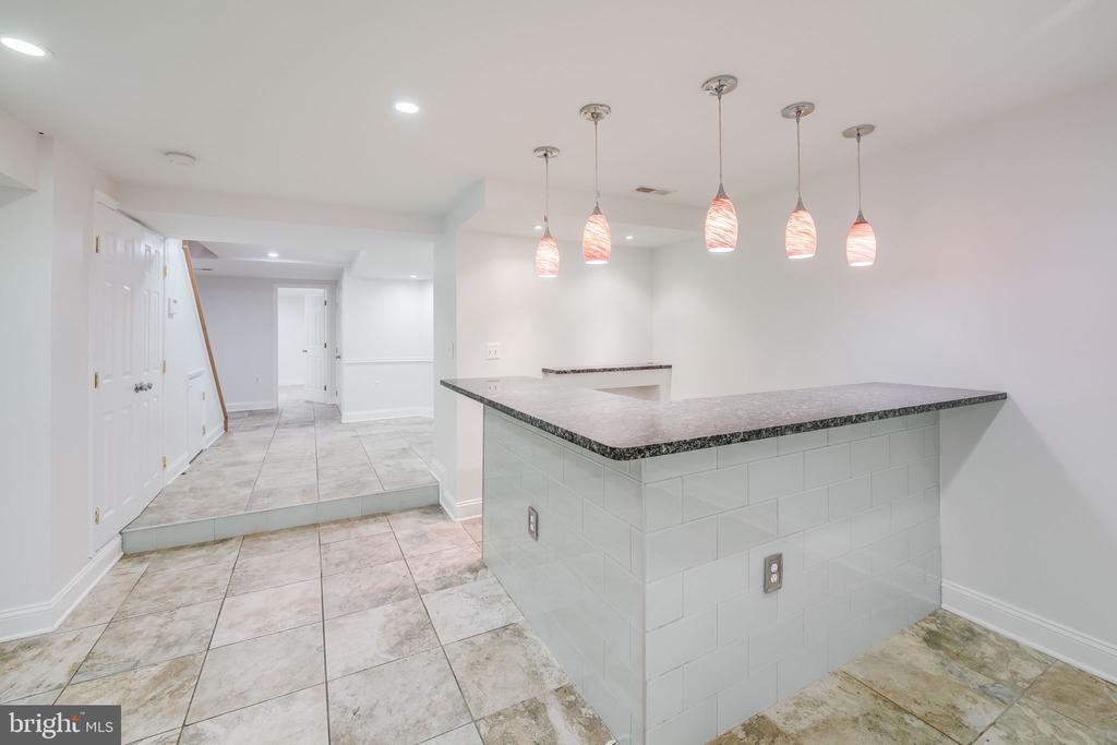 27 Todd Pl NE