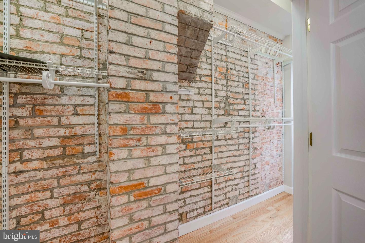 27 Todd Pl NE