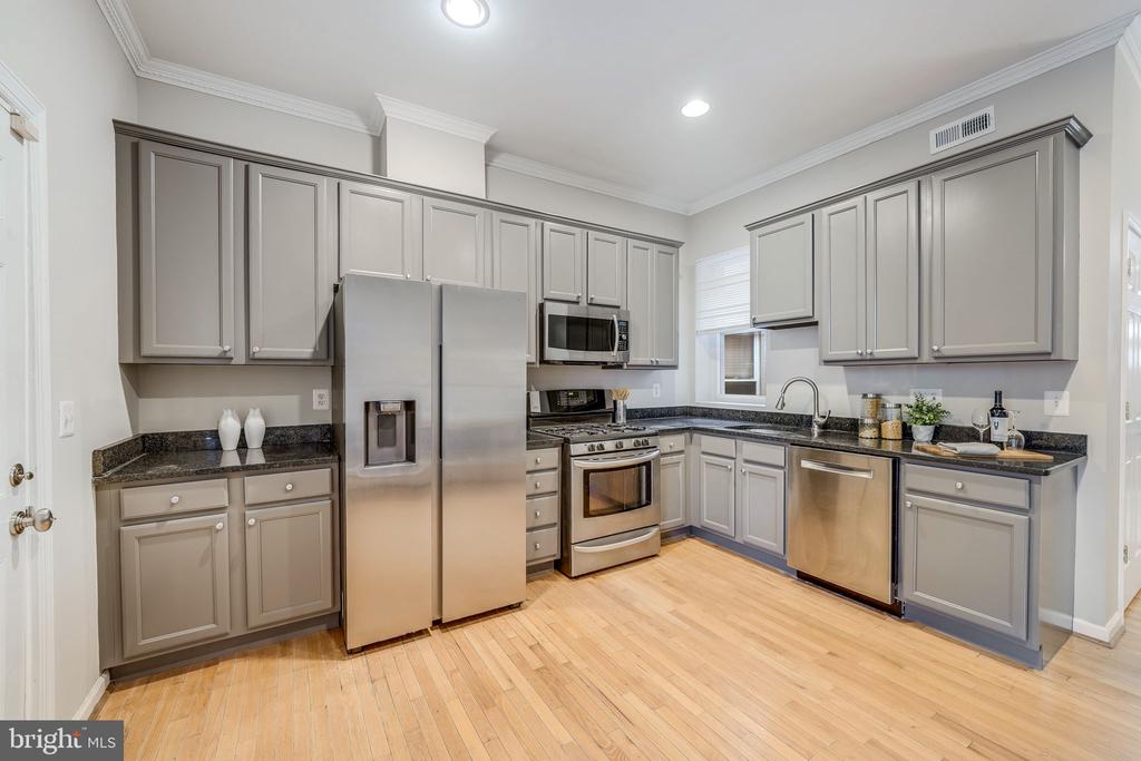 27 Todd Pl NE