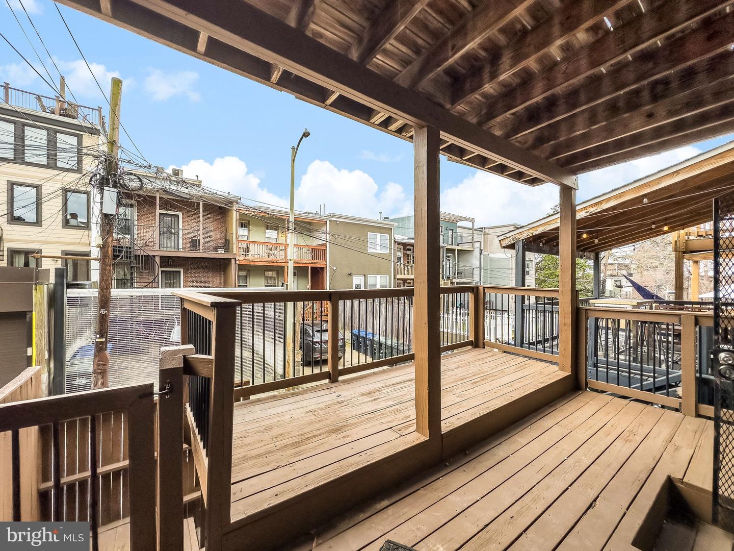 27 Todd Pl NE