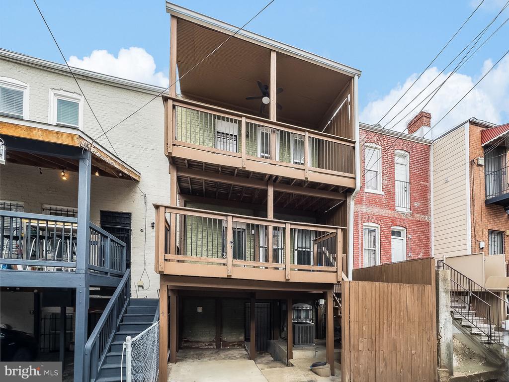 27 Todd Pl NE