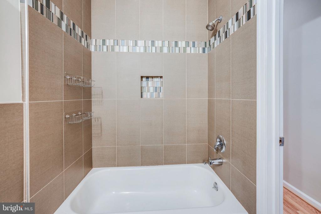 27 Todd Pl NE