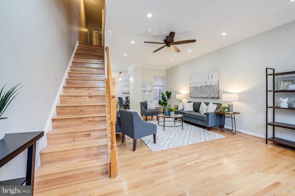 27 Todd Pl NE