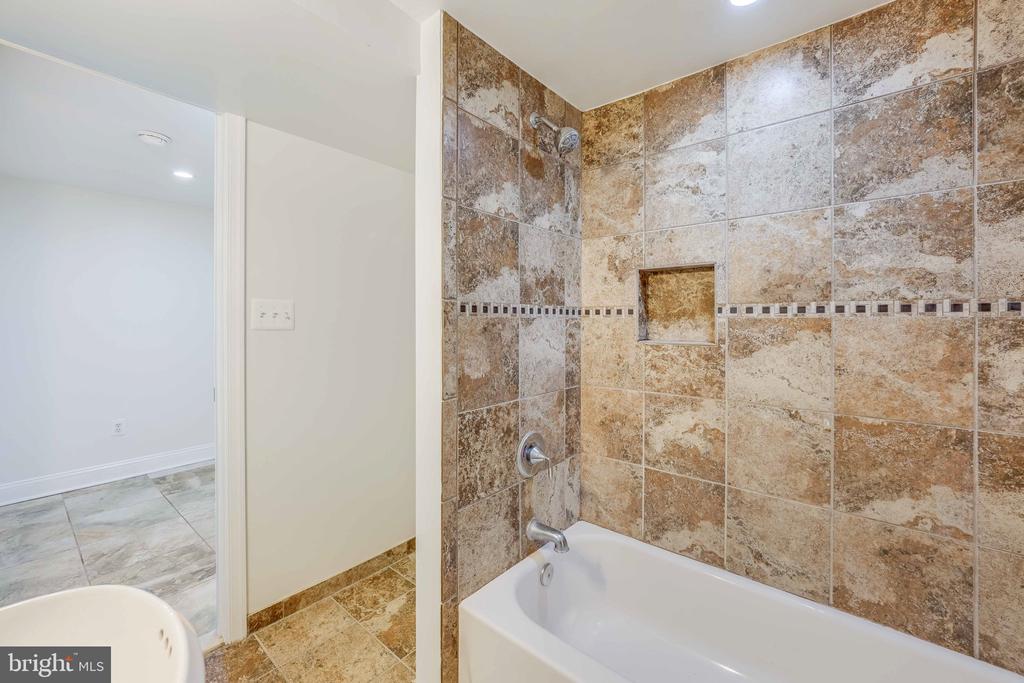 27 Todd Pl NE