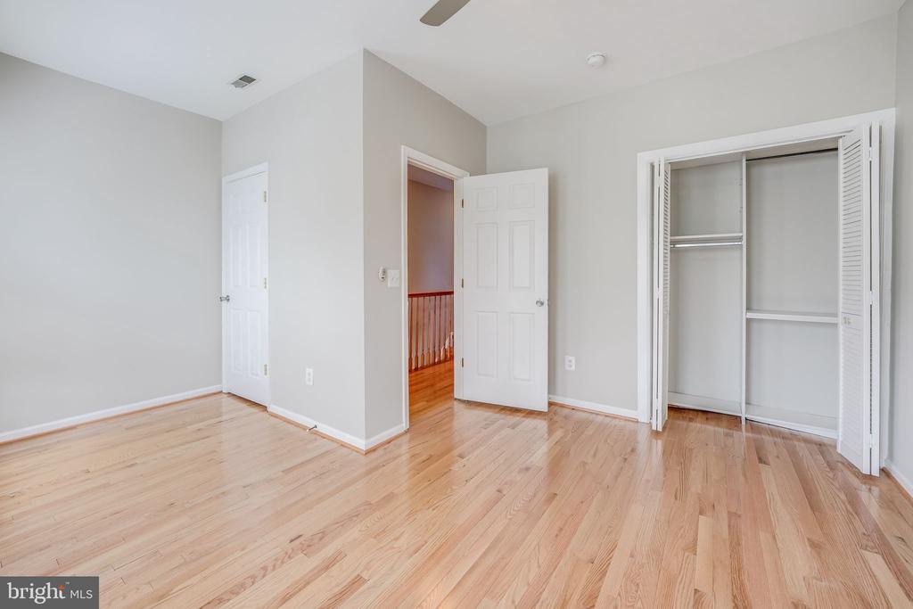 27 Todd Pl NE