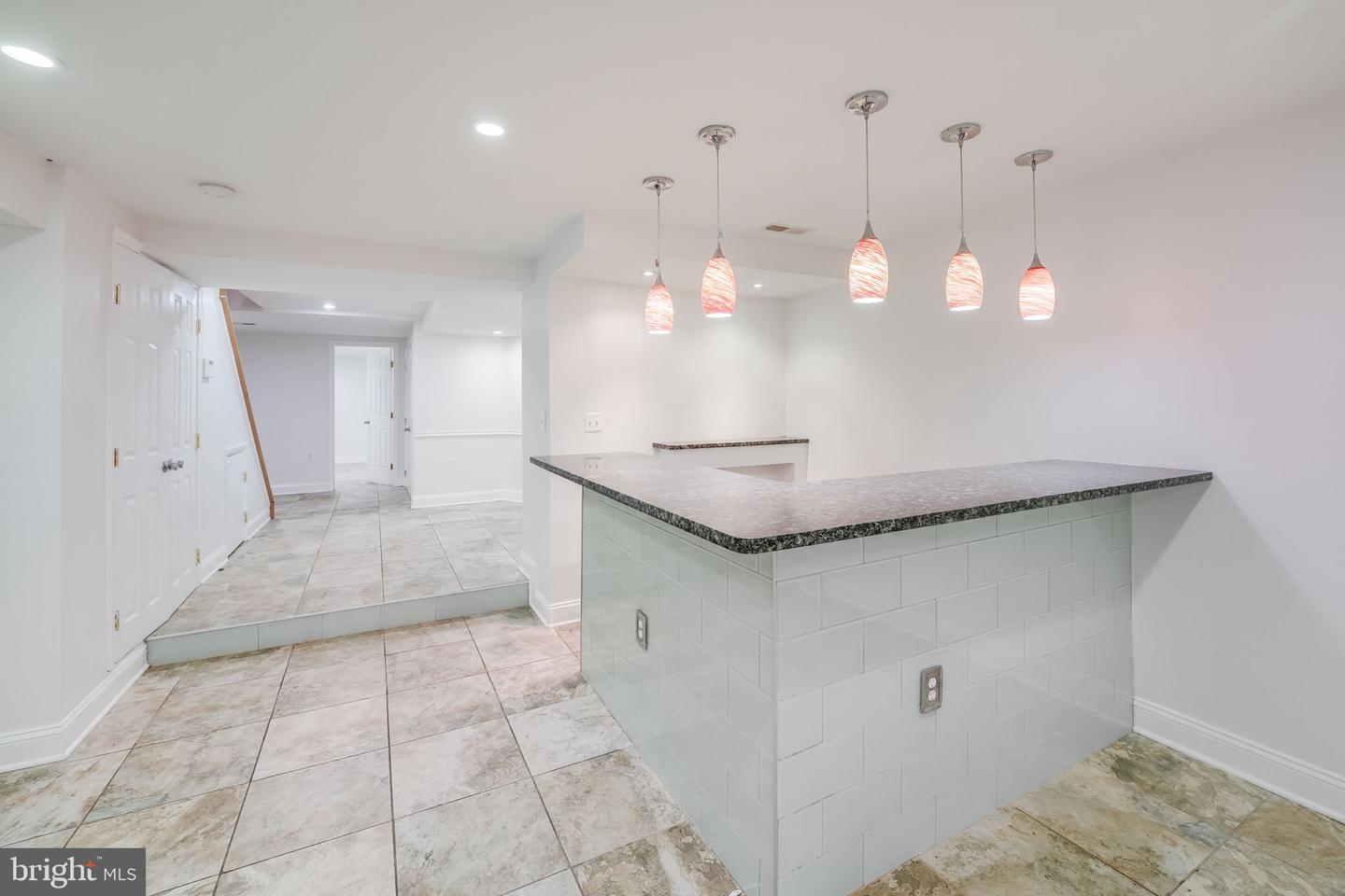 27 Todd Pl NE