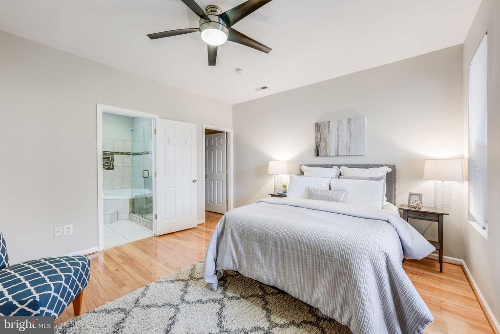27 Todd Pl NE