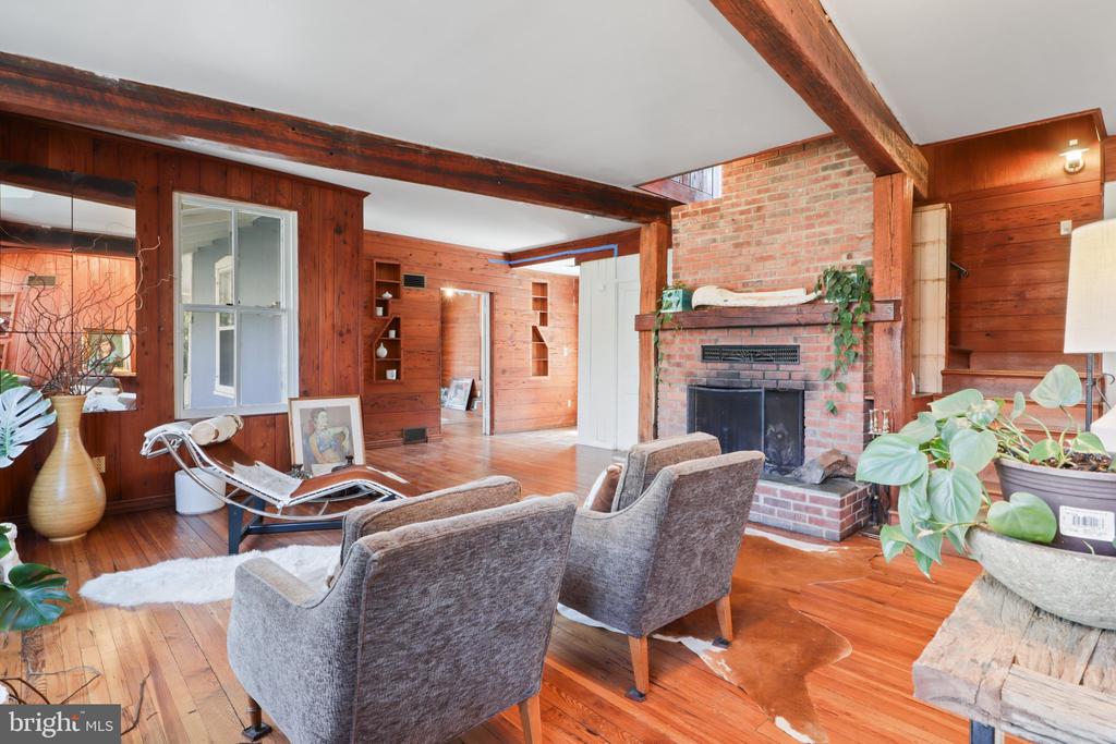 206 GROVE AVENUE