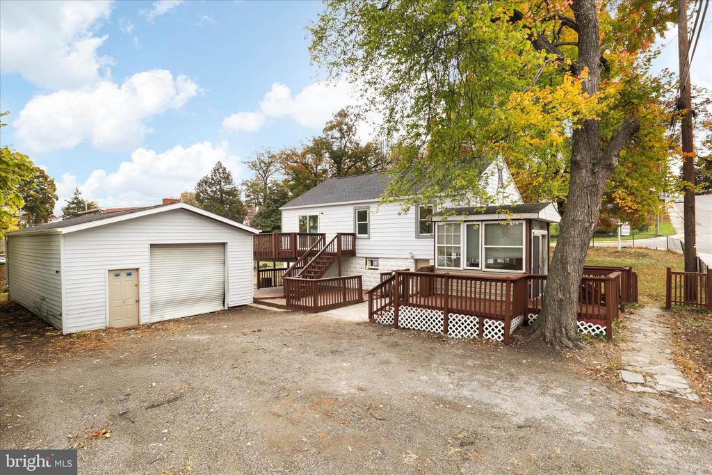 6110 DRYLOG STREET
