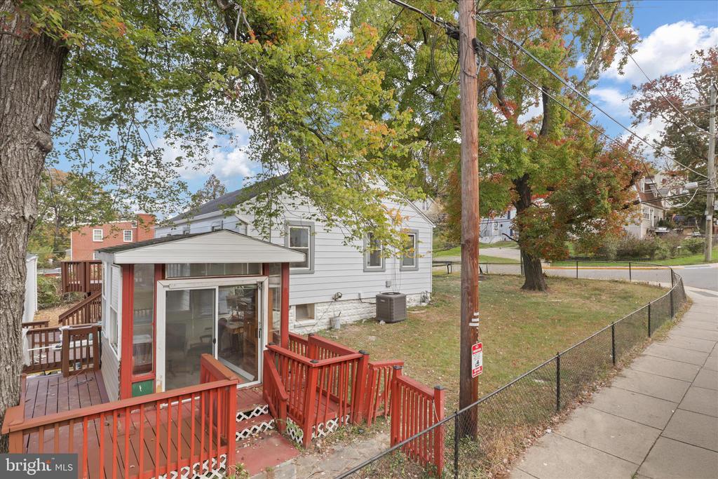 6110 DRYLOG STREET