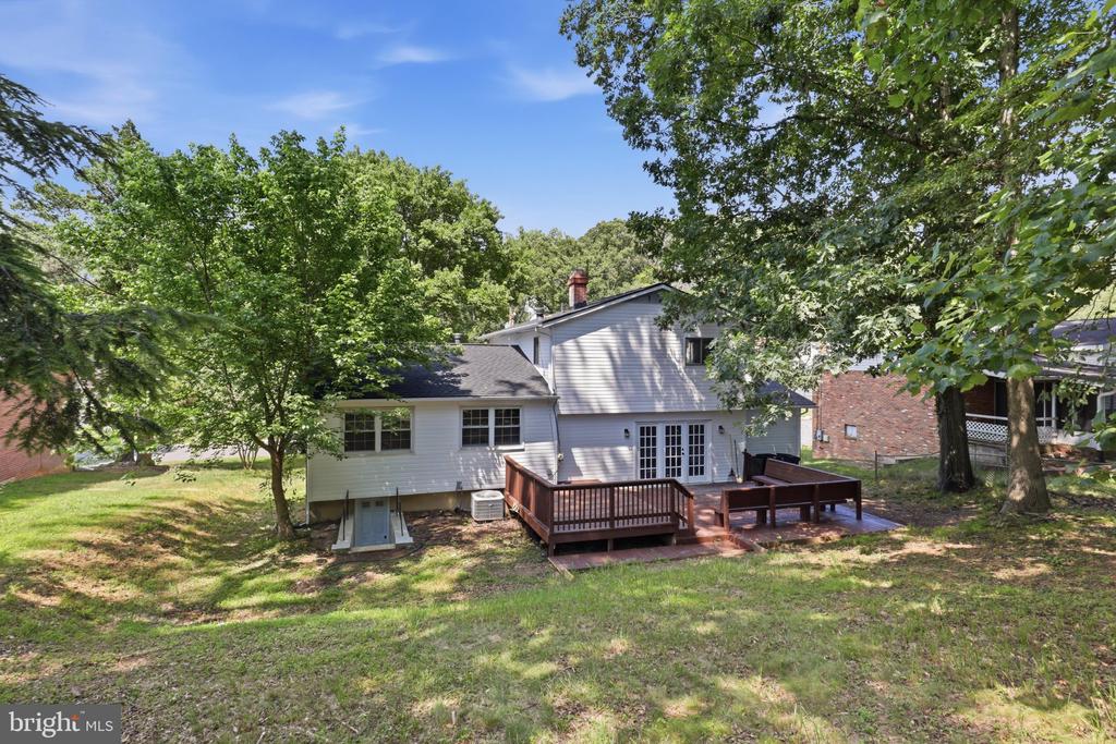 716 CALVERT LANE
