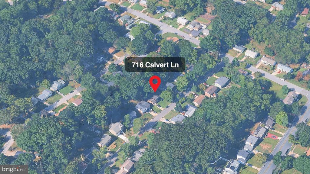 716 CALVERT LANE