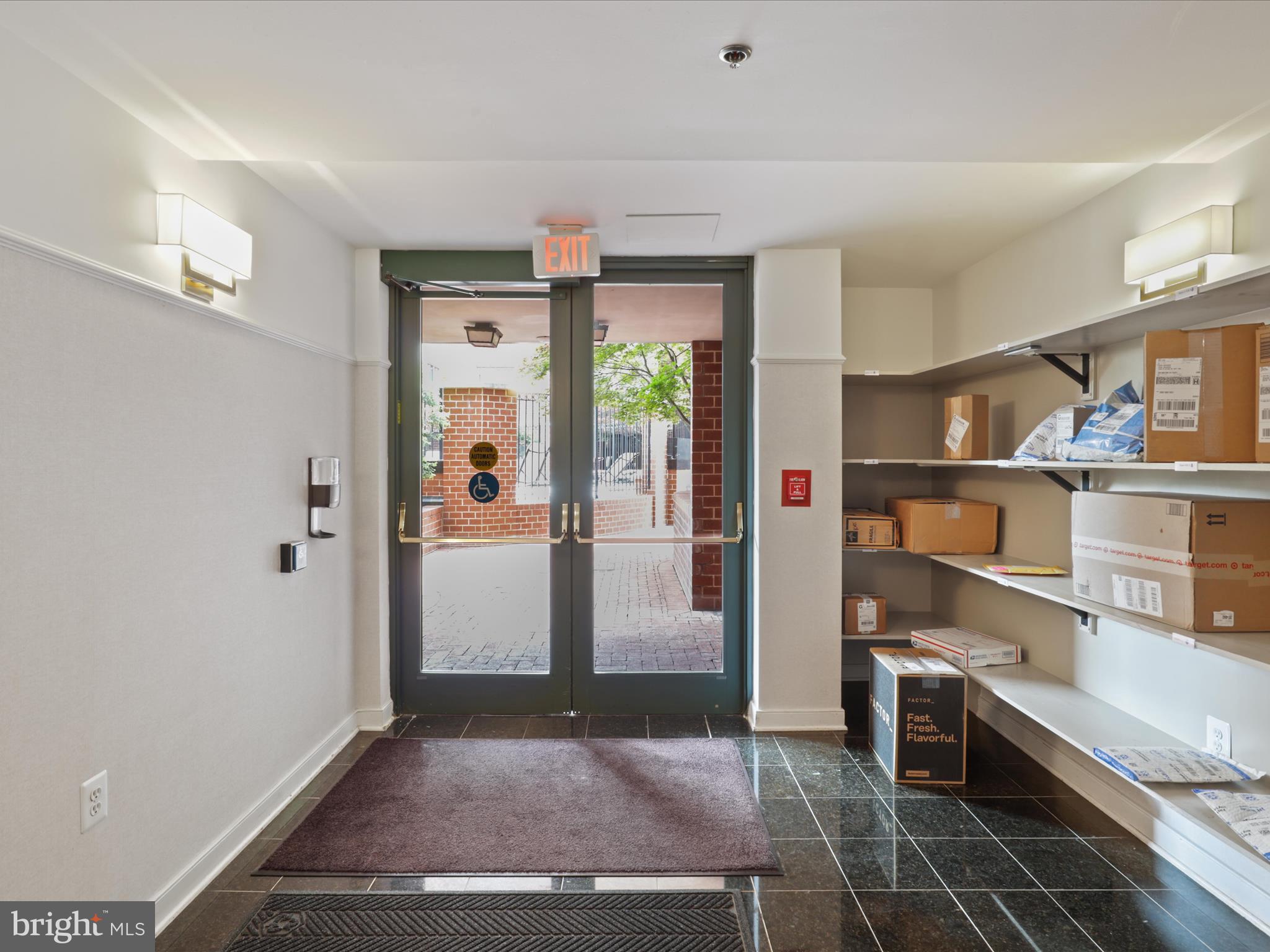 1045 N Utah St #2-404