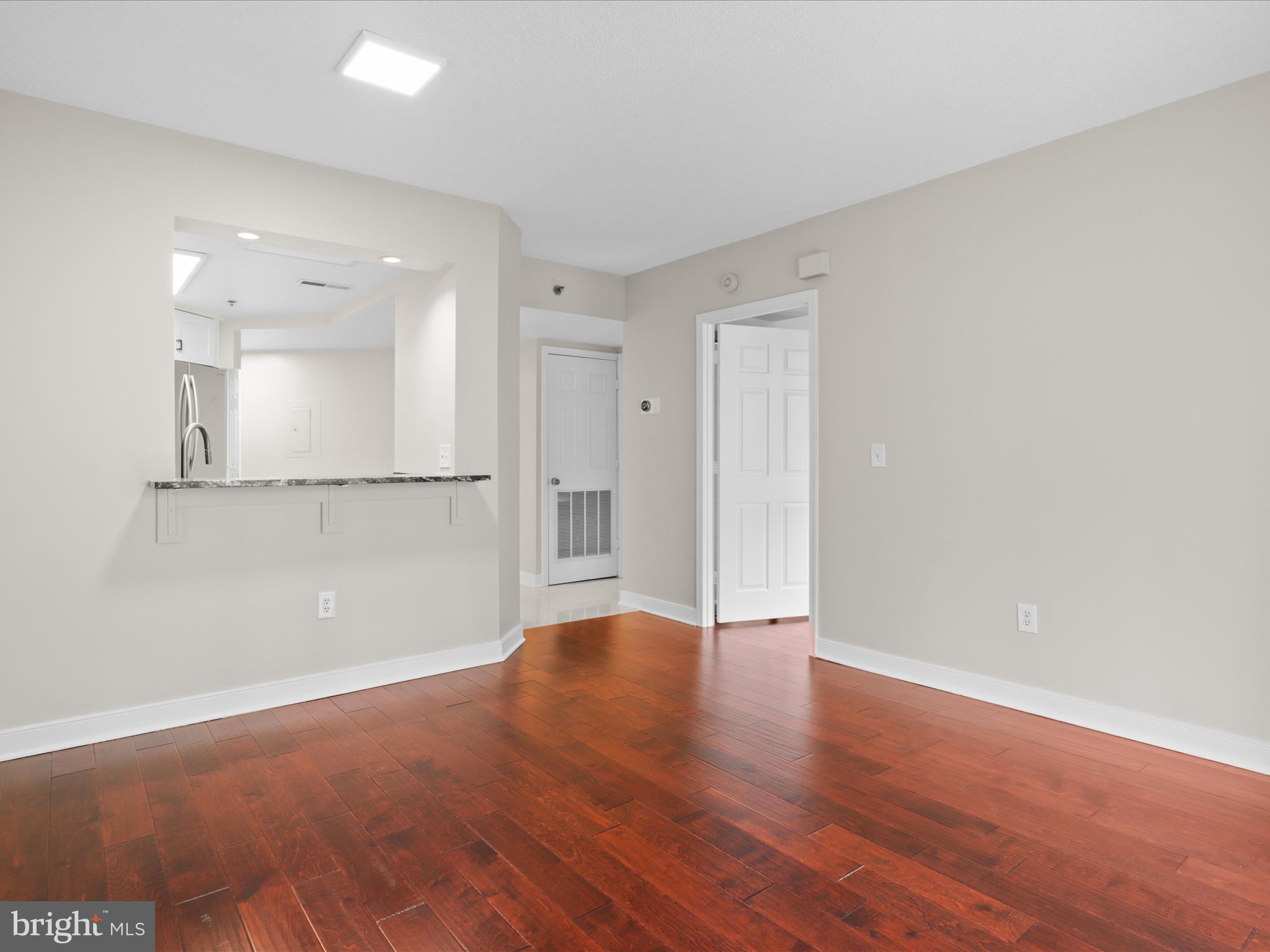 1045 N Utah St #2-404