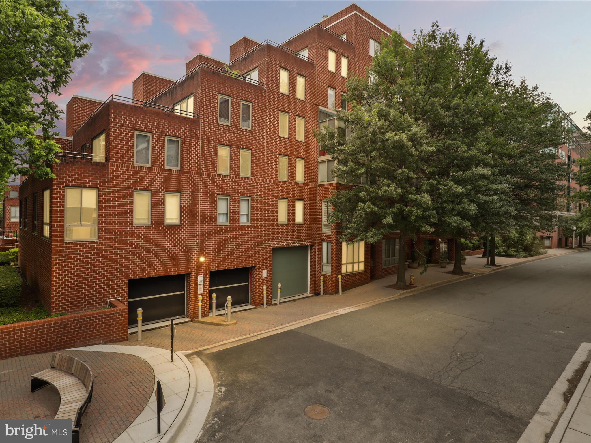 1045 N Utah St #2-404