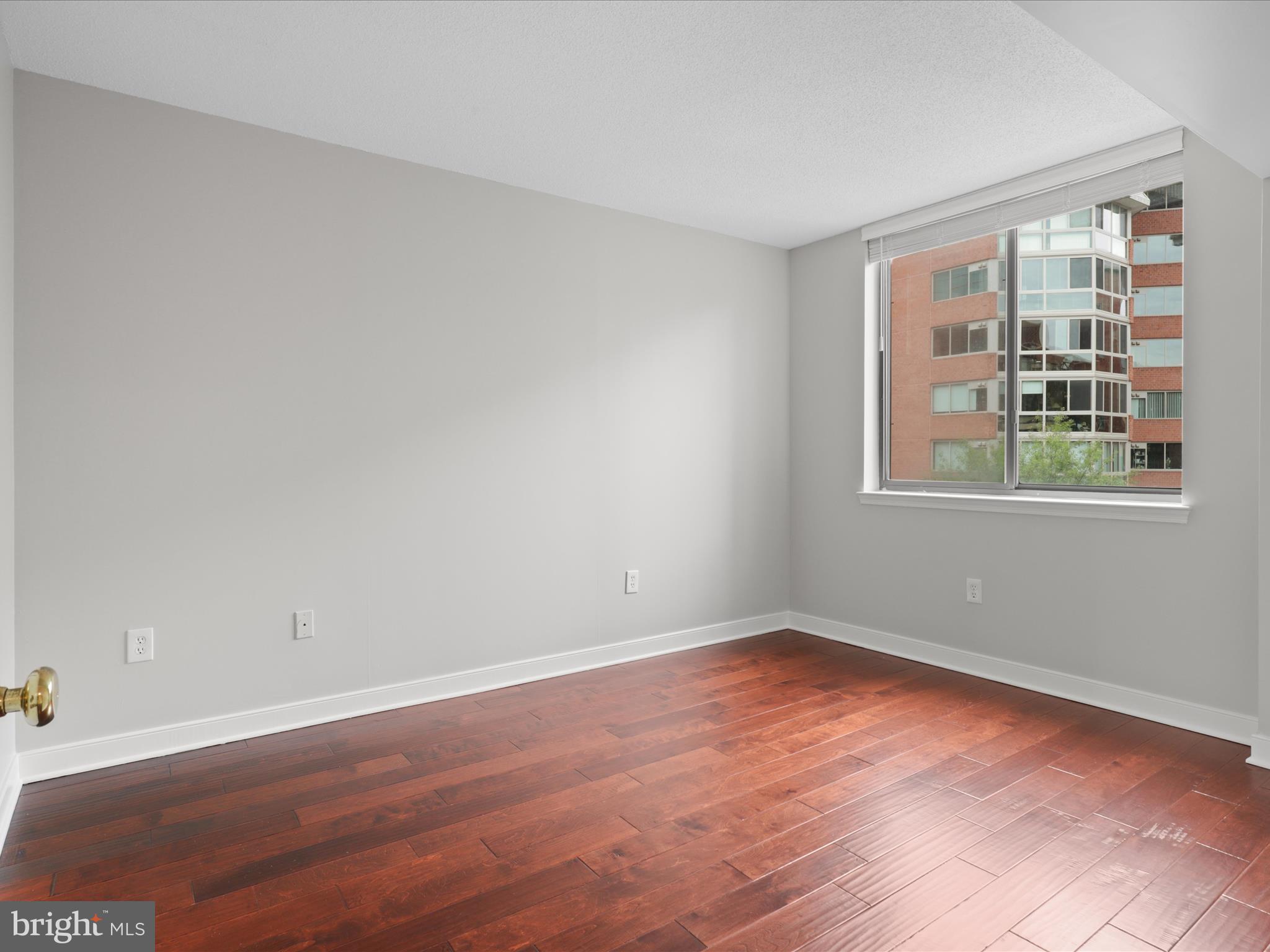 1045 N Utah St #2-404