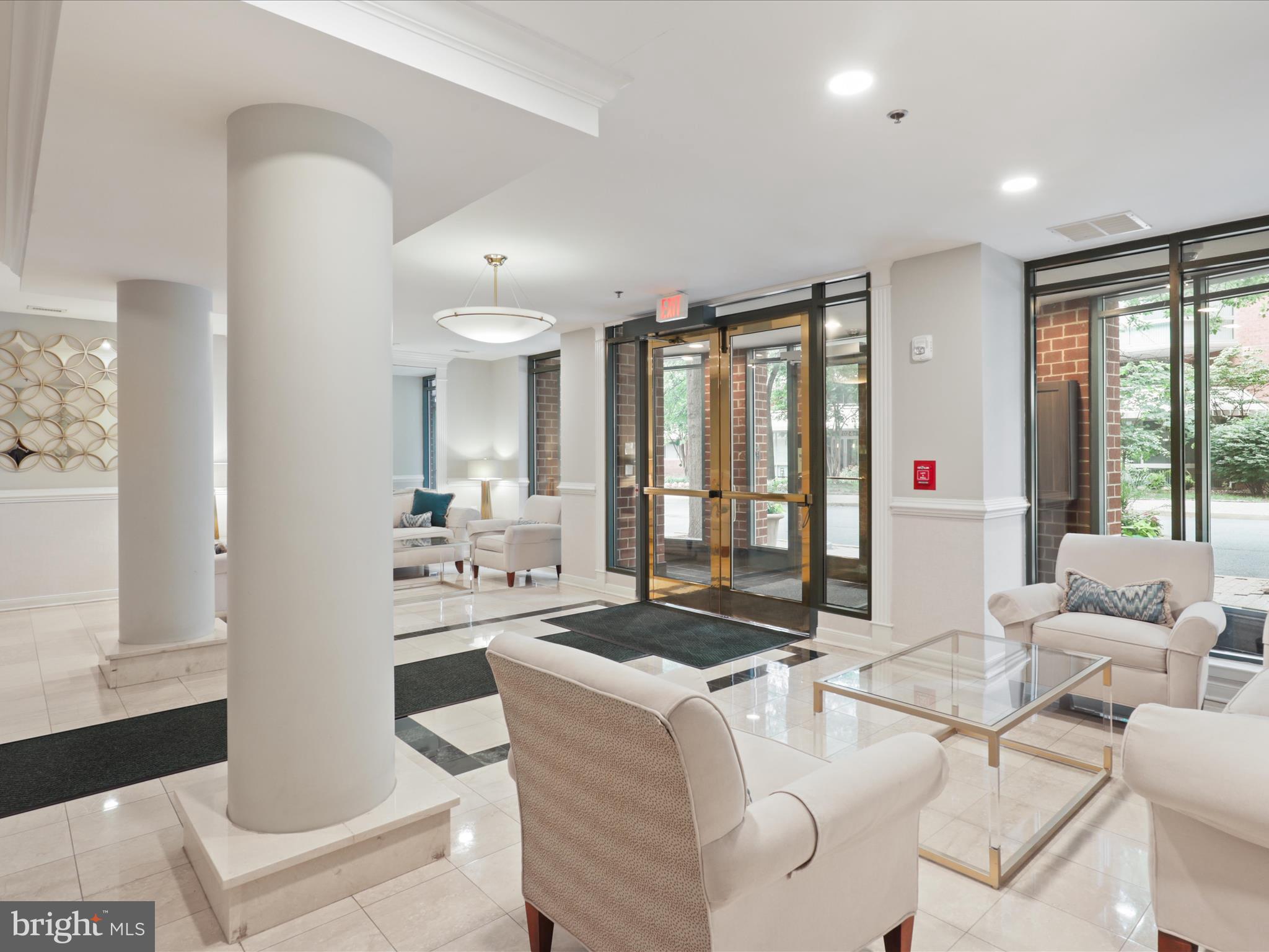 1045 N Utah St #2-404