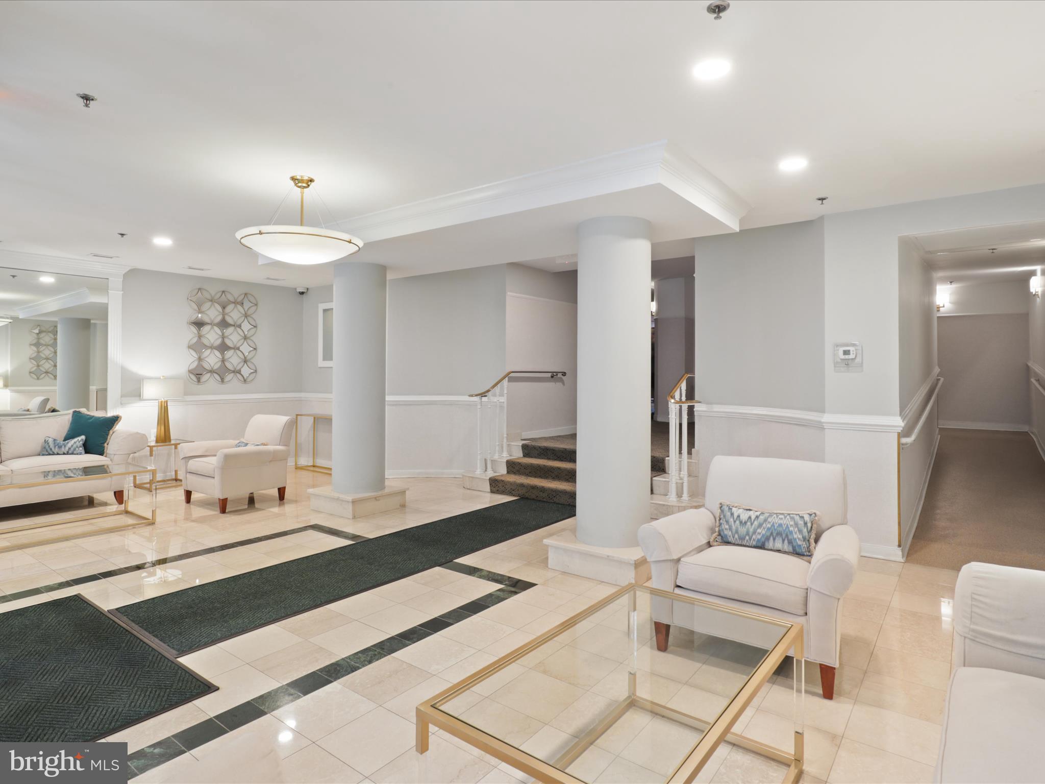 1045 N Utah St #2-404