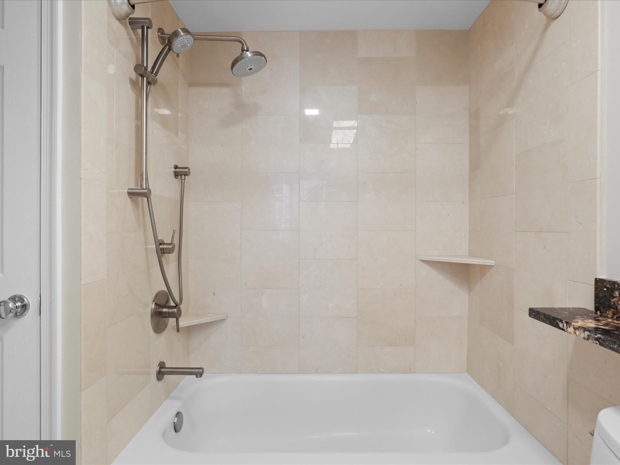 1045 N Utah St #2-404