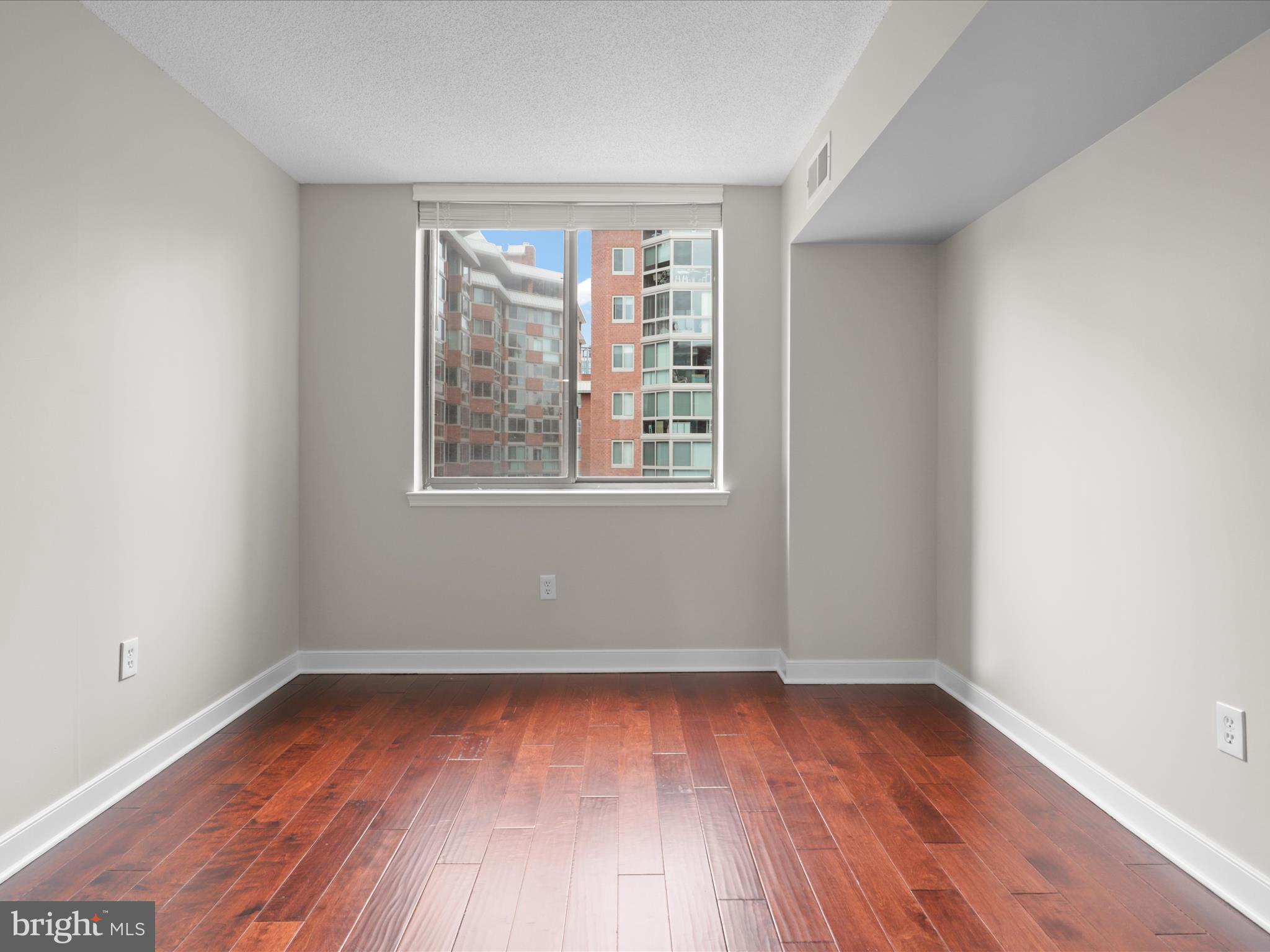 1045 N Utah St #2-404