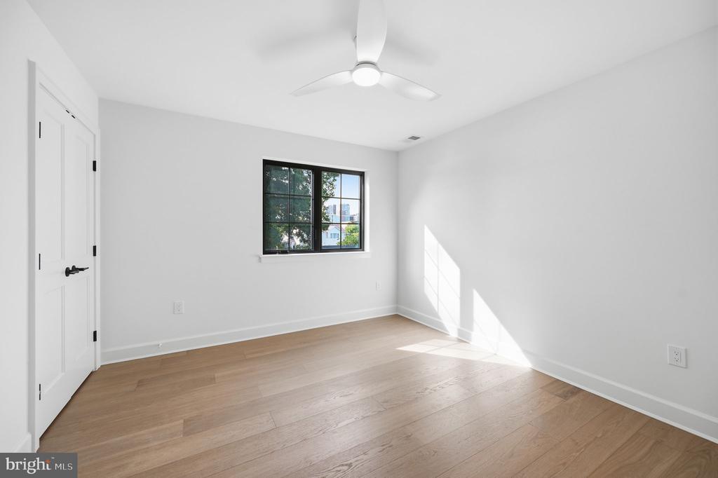 1227 N QUINCY STREET