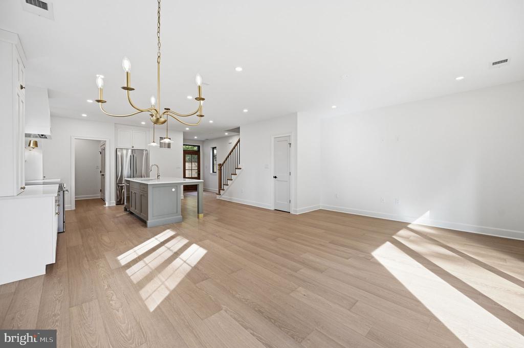 1227 N QUINCY STREET