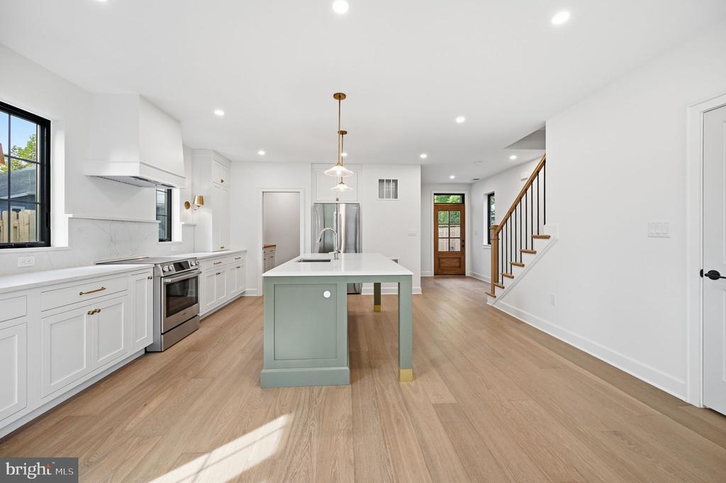 1227 N QUINCY STREET