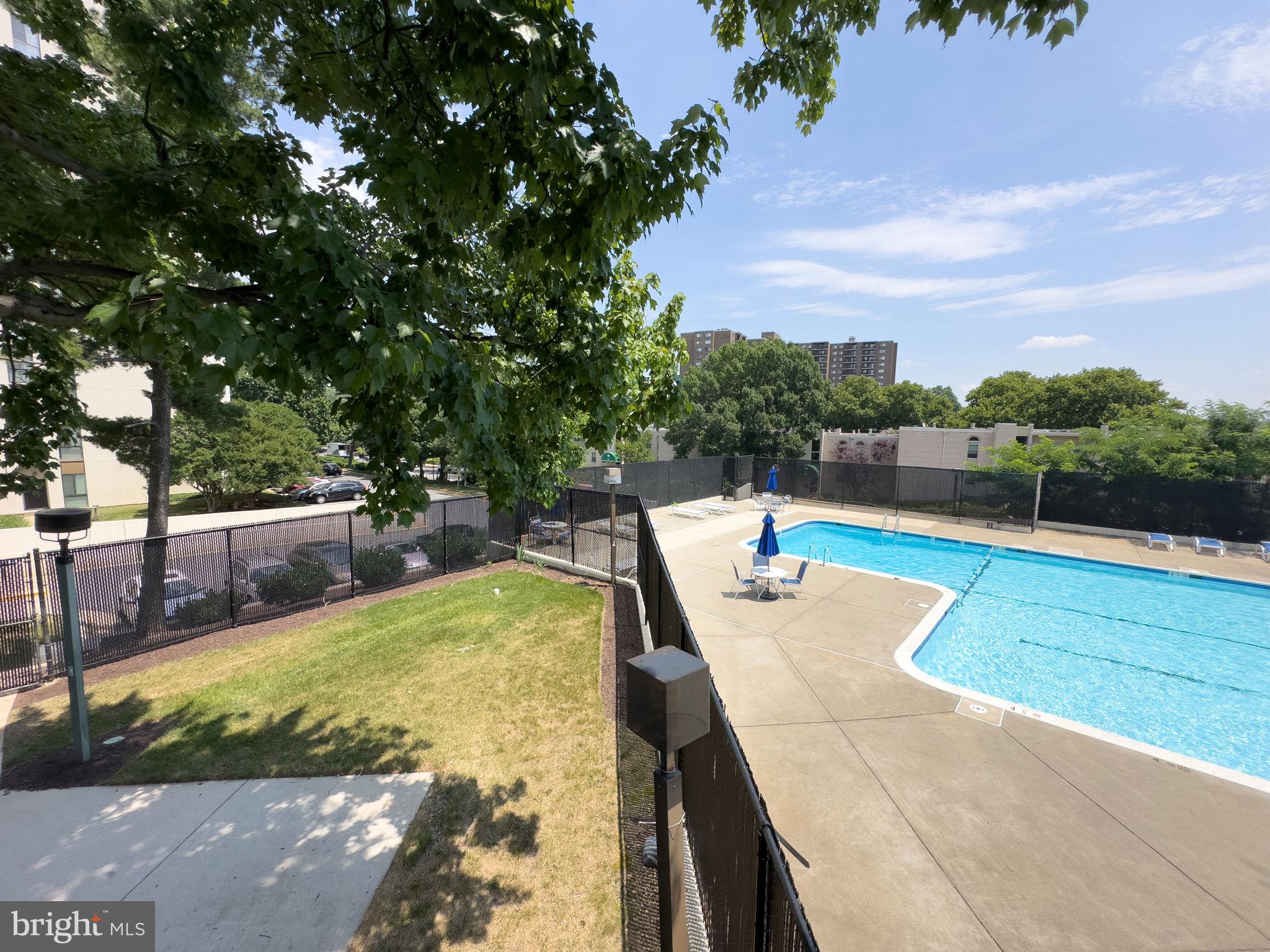 5300 Holmes Run Pkwy #306